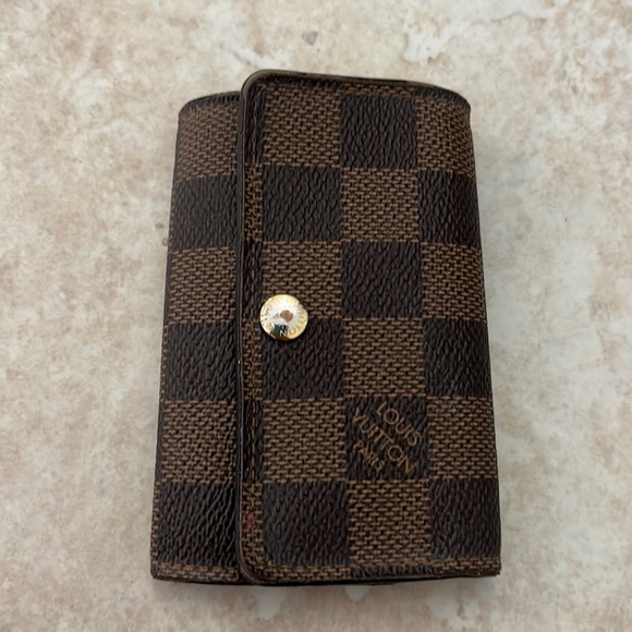 Louis Vuitton Key Holder - Picture 1 of 4